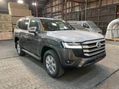 TOYOTA LAND CRUISER VX 2023